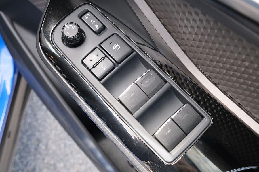 2020 Toyota C-HR Koba Auto 2WD Photo 12