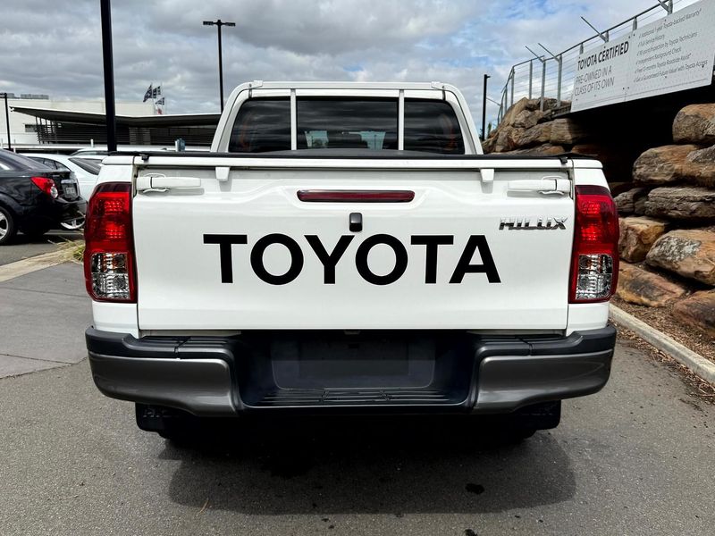 2020 Toyota Hilux SR Auto 4x4 Double Cab Photo 5