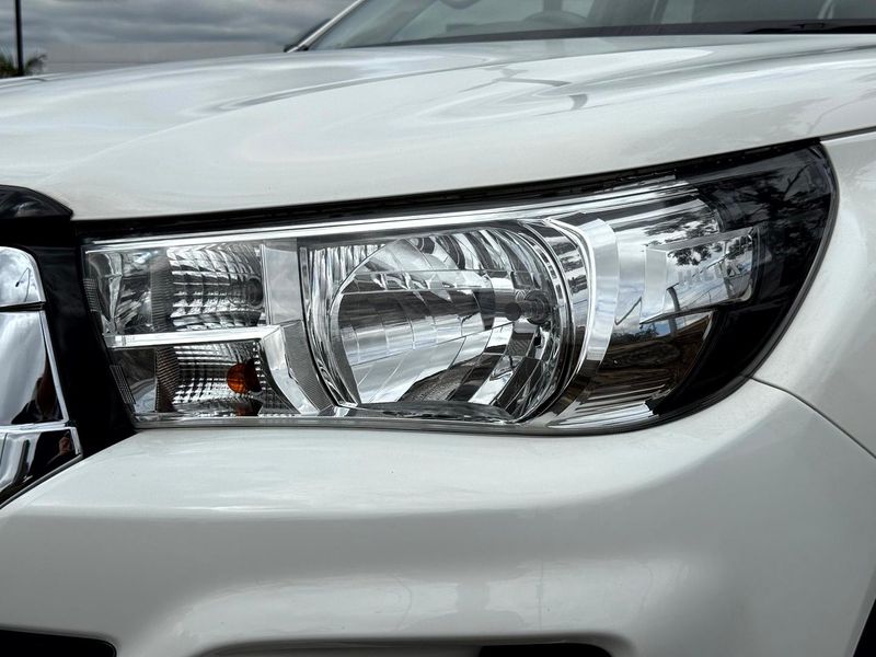 2020 Toyota Hilux SR Auto 4x4 Double Cab Photo 20