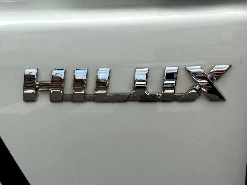 2020 Toyota Hilux SR Auto 4x4 Double Cab Photo 22