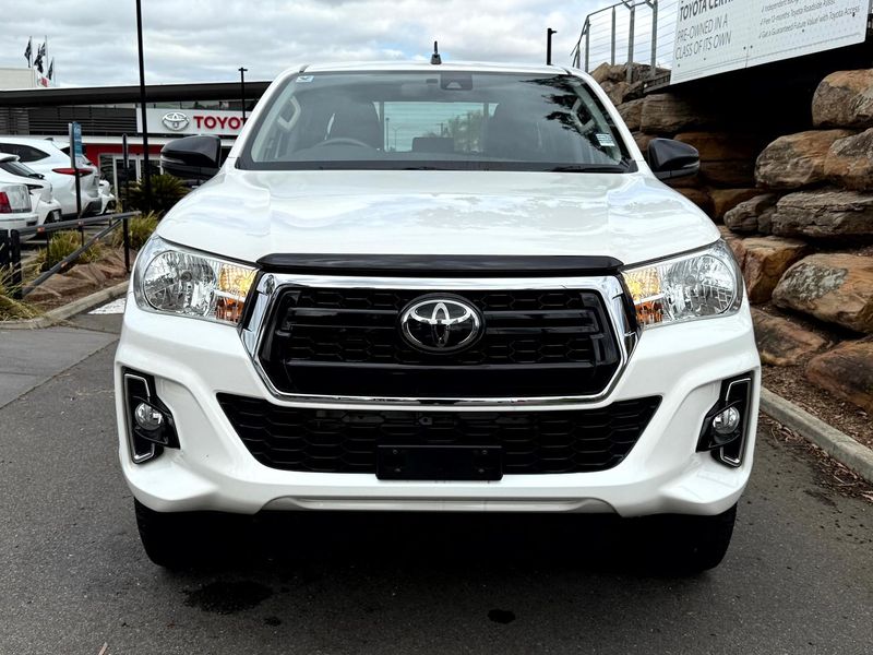 2020 Toyota Hilux SR Auto 4x4 Double Cab Photo 3