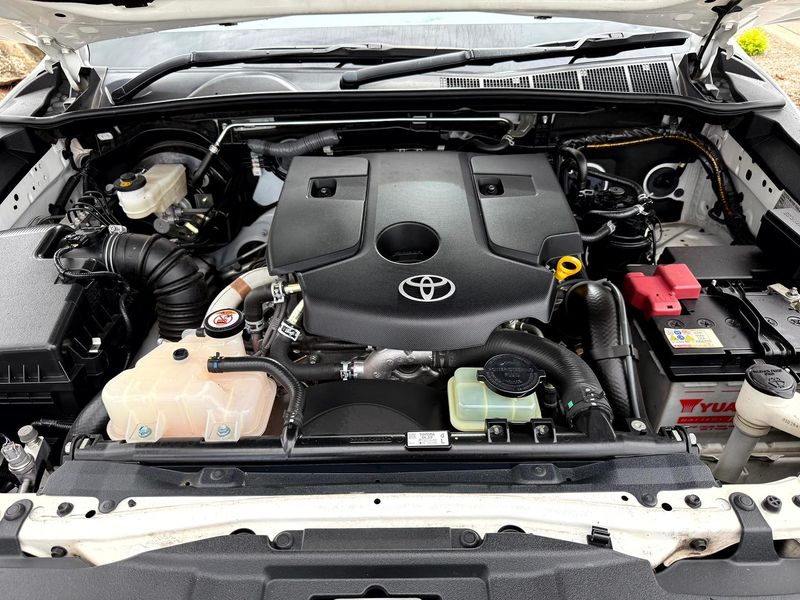 2020 Toyota Hilux SR Auto 4x4 Double Cab Photo 24