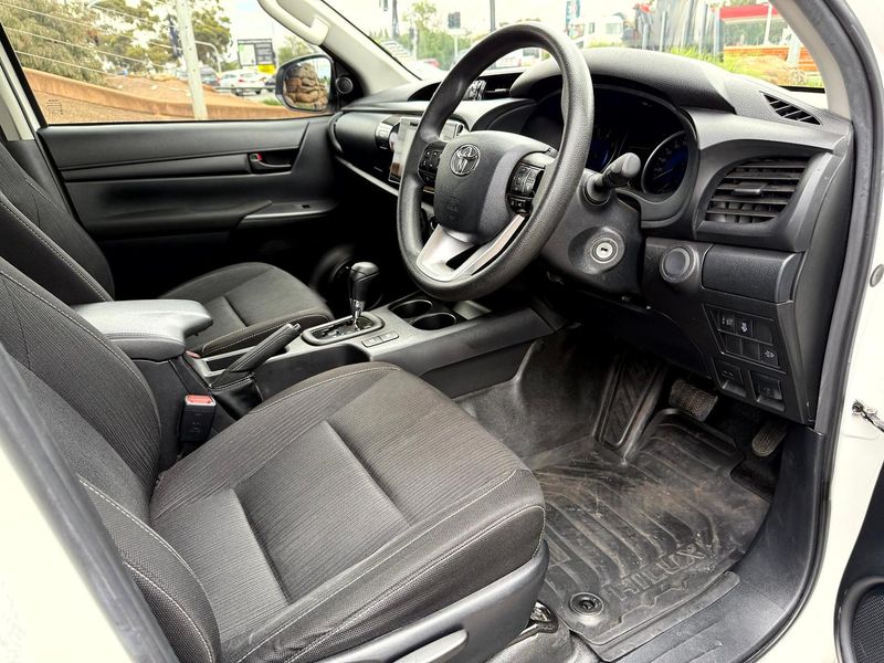 2020 Toyota Hilux SR Auto 4x4 Double Cab Photo 10