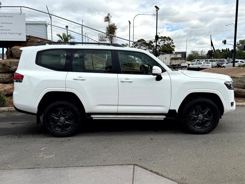 2023 Toyota Landcruiser GX Auto 4x4 Photo 2