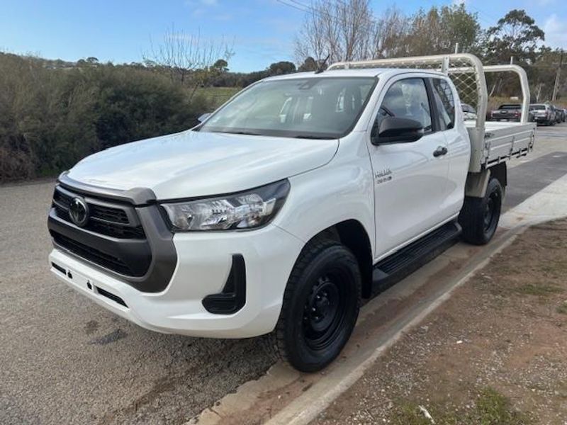 2021 Toyota Hilux SR Auto 4x4 Photo 6