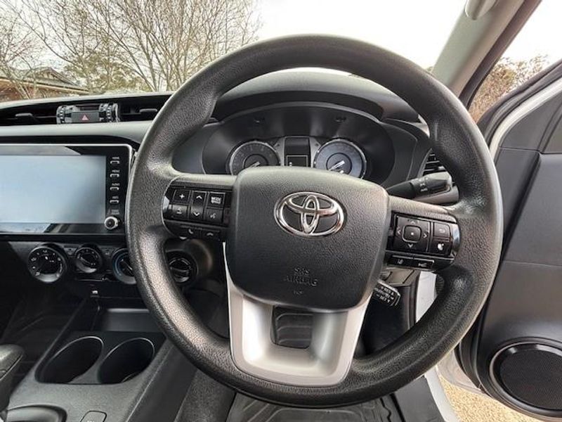 2021 Toyota Hilux SR Auto 4x4 Photo 9