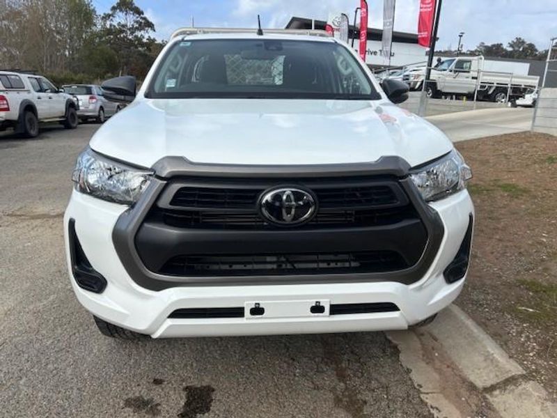 2021 Toyota Hilux SR Auto 4x4 Photo 5