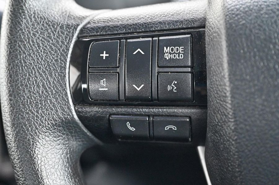 2022 Toyota Hilux SR Auto 4x4 Double Cab Photo 17