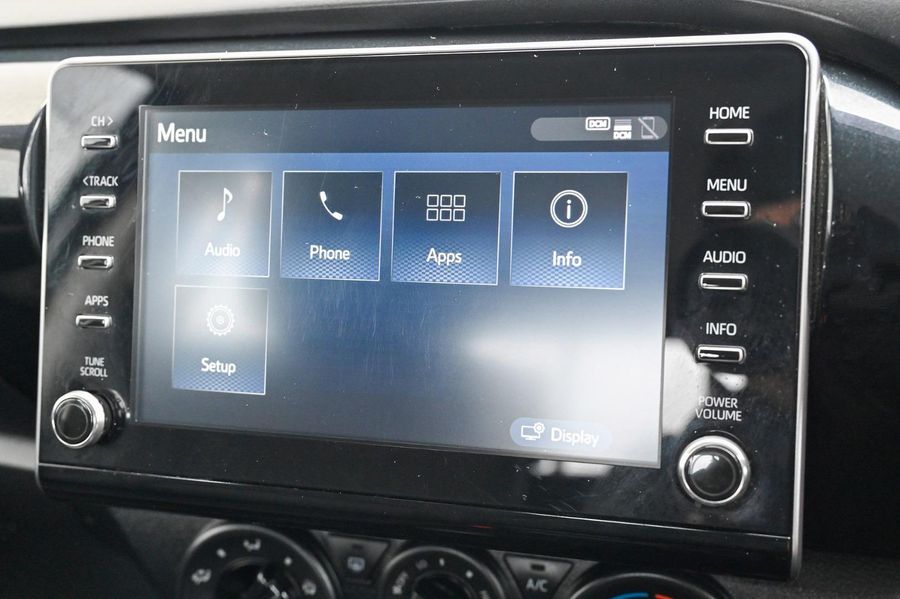 2022 Toyota Hilux SR Auto 4x4 Double Cab Photo 7