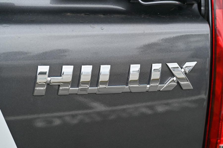 2022 Toyota Hilux SR Auto 4x4 Double Cab Photo 10